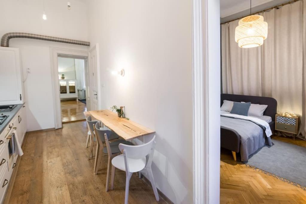 No.8: Lovely & Cosy 3-Room Heart Of The City Temešvár Exteriér fotografie