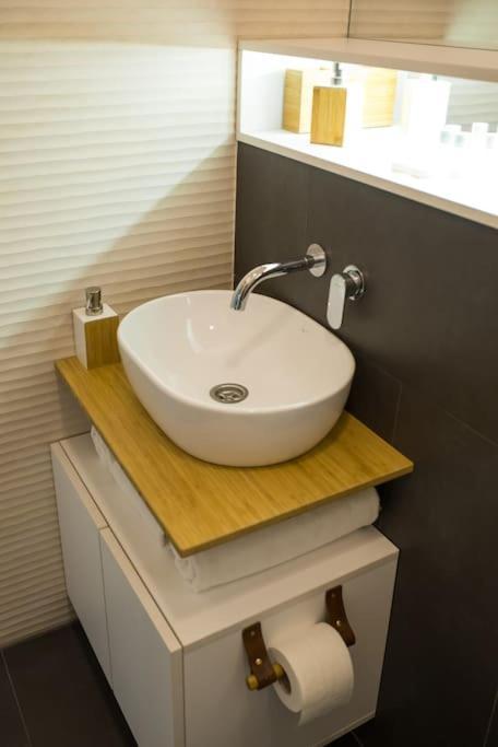 No.8: Lovely & Cosy 3-Room Heart Of The City Temešvár Exteriér fotografie